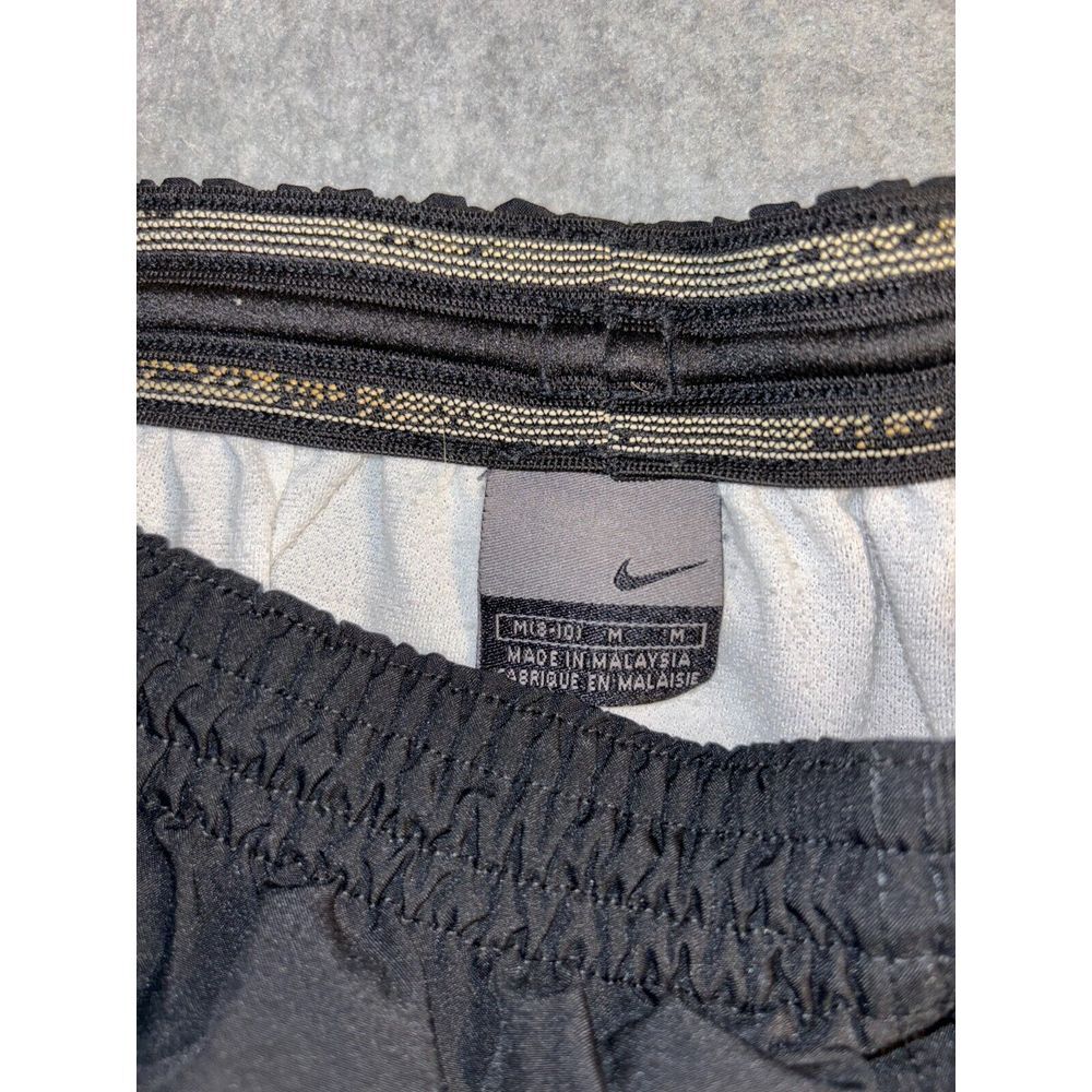 Nike Bermuda Shorts Women's Medium Black‎ Lined Elastic Waist Logo Slit Pull On - Picture 3 of 3
